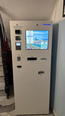 Central and Basic Solarium Hostel