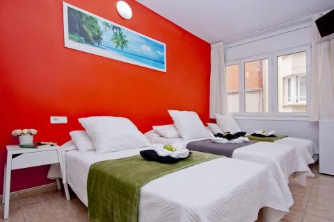 Barcelona City North Hostal