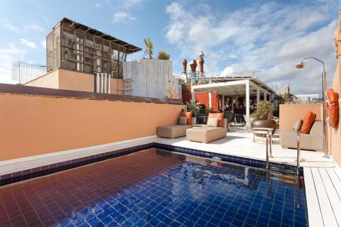 DO Plaça Reial powered by Sonder